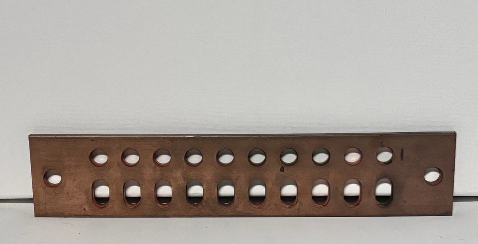 Copper Ground Bar - Busbar with 20 Terminal Positions - Image 1 of 1