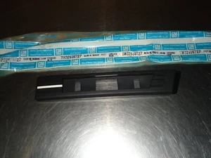 New NOS GM Front Fender Molding Trim 22519727 1985-1988 Oldsmobile Olds Calais - Picture 1 of 2