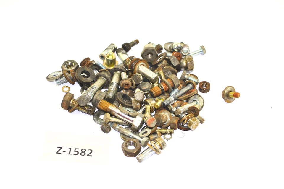 Yamaha XS 400 2A2 - Tornillos restos de piezas pequeñas Z-1582 Foto 1 de 1