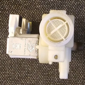 Conjunto de válvula de agua de entrada genuina Hotpoint WD440G lavadora secadora Reino Unido - Imagen 1 de 4