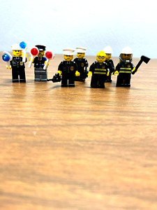 LEGO Minifigure Figurens Police Fire City Life Lot of (7)