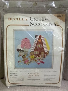 Nuovo Bucilla Creative Needlecraft 8527 kit crewel casa pane zenzero 22 x 22 NOS - Foto 1 di 6