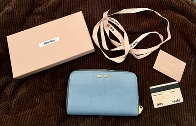 Carteira MIU MIU ZÍPER AO REDOR MADRAS ASTRALE AZUL 5M0506 - Imagem 1 de 4