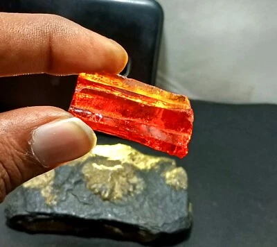 优质 GEMSTONE 174.85 克拉天然柬埔寨锆石粗糙散装 EGL 认证 — 第 1/4 张图片
