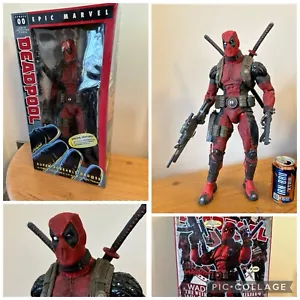 Modellino Neca Epic Marvel Deadpool Ultimate da collezione scala 1/4 in scatola - Foto 1 di 24