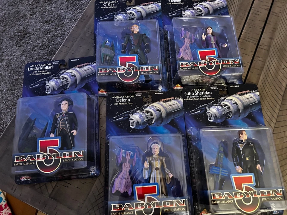 1997 WB Toy Babylon Five 5 Ambassador Delenn Variant White Hair Gold Robe Figure