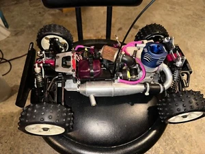 kyosho Burns 1:8 - Picture 1 of 15