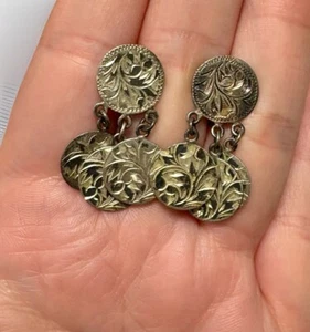 Vtg Ornate Signed STERLING Screw Back ETCHED Leaf Dangle Drop EARRINGS - Picture 1 of 3