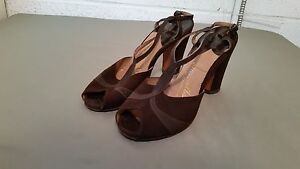 vintage brown 40s women's t-strap peep toe slingback shoes~size 5 1/2 N