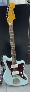 Squier Classic Vibe '60s Jazzmaster Limited Edition Electric Guitar Daphne Blue - Picture 1 of 16