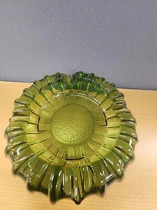 Vtg Fostoria Emerald Green 1940's Large Round Ashtray In a Pressed Glass Design - Picture 1 of 7