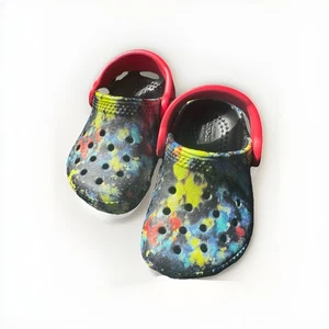 Crocs Kid's Classic TieDye Graphic Clog Splatter Dye/Red US C5 Toddler Free Ship - Picture 1 of 7