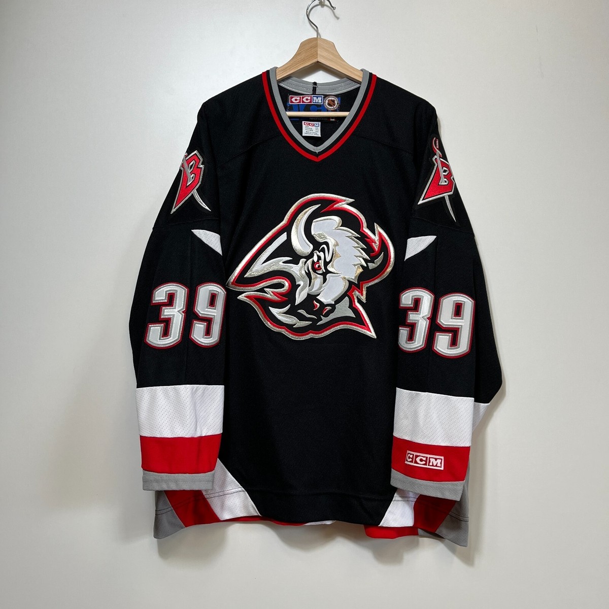 CCM NHL バッファロー セイバーズ ゲームシャツ e CCM Men Buffalo Sabres Jersey NHL Fan Apparel & Souvenirs