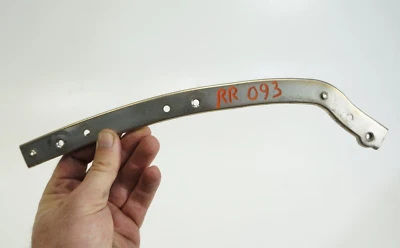 04-2008 Chrysler Crossfire cupé trasero derecho pasajero parachoques soporte espaciador fabricante de equipos originales Foto 1 de 4