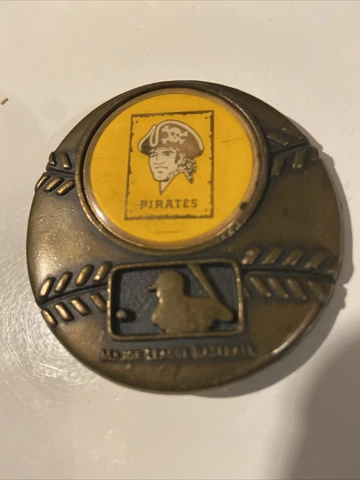 Pirates Pittsburgh MLB Baseball Belt Buckle Vintage 1979 Lee Co Cover
