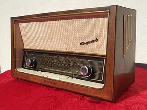 RADIO RECEIVER TELEFUNKEN SUPER OPUS 8 HI-FI WEST GERMANY 1957 AMPLIFIER EL84 - Picture 1 of 10