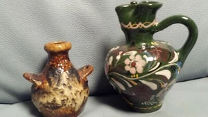 2 schöne Blumenvasen - Keramik glasiert - eine Vase kann aufgehangen werden - Bild 1 von 4