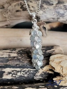 Silver 925 Chalcedony grape bunch pendant on a  sterling silver chain - Picture 1 of 12