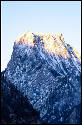 Póster de Majestic Mountain at Sunrise Foto 1 de 4