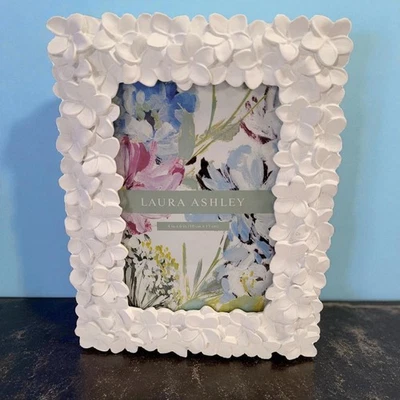 Laura Ashley White Textured Resin Flower Floral 4 X 6 Picture Frame Bridal Baby - Image 1 of 4