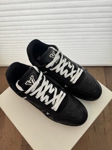 Talla 10LV (11 US) - Louis Vuitton Trainer 54 Negro Blanco Auténtico - Imagen 1 de 9