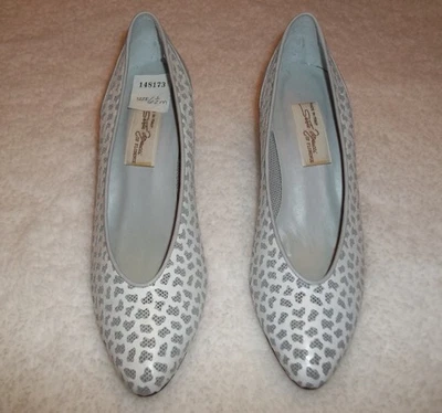 Zapatos de salón Sesto Meucci vintage de cuero blanco gris hechos en Italia para mujer talla 6,5 M Foto 1 de 4
