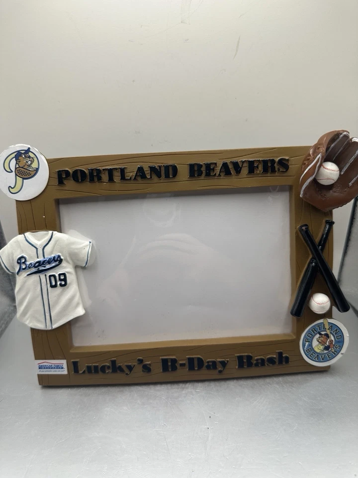 Marco de fotos mascota Portland Beavers Lucky the Beaver raro 8" ancho 6" alto Foto 1 de 4