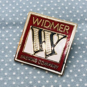 Prendedor de solapa publicitario de cerveza Widmer Brewing Company - Portland OR - Imagen 1 de 2