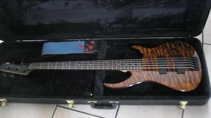 Peavey Millenium AC 3XP  5 String Bass Guitar  With hard case - Picture 1 of 3