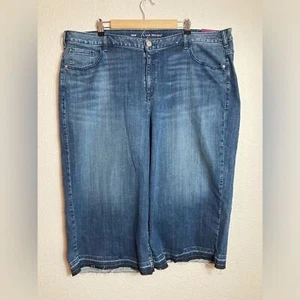 NWT Lane Bryant crop denim blue jeans raw hem size 26 - Picture 1 of 9