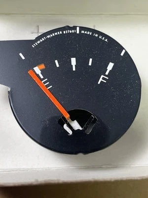 NOS AMC Jeep 8126273 Fuel  Gauge OEM American Motors Stewart-Warner - Bild 1 von 4