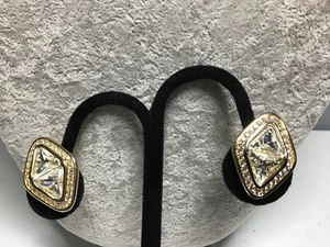 Q Vintage Swan Swarovski Clear Crystal Rhinestone Clip On Earrings Gold Tone - Picture 1 of 7