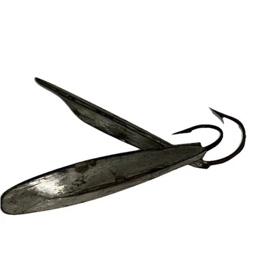 "Antigua plantilla de pesca Peir de agua salada 4 1/4"" gancho fijo de metal fundido 1,5 oz noreste" Foto 1 de 4