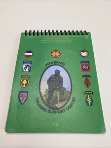 Guía de Referencia del Comandante del Ejército de los Estados Unidos ~ Centro de Apoyo de Entrenamiento Fort Bragg 2012 - Imagen 1 de 5