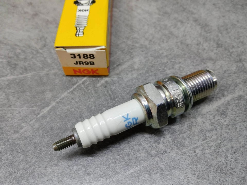 HONDA Bougie NGK standard 6193 - JR9C