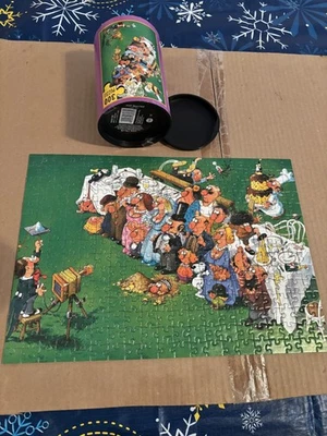 RARE VINTAGE HEYE 300 PIECE PUZZLE ,LOUP,    JUST MARRIED - Image 1 of 4