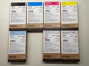 AUTHENTIQUE Lot de 7 ENCRES EPSON NEUVES NON OUVERTES 7880 9880 EXPIRE 2026, 2027 - Photo 1/2