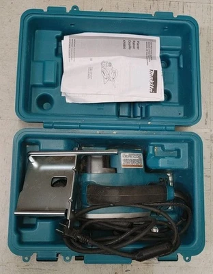 Cepilladora manual eléctrica Makita KP0800 3-1/4” 6,5 A Foto 1 de 4