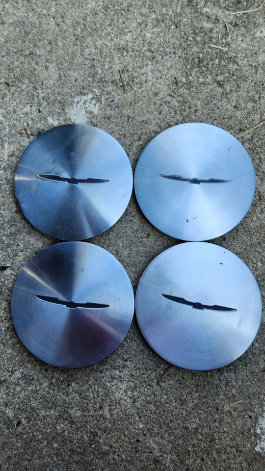 Tapas centrales Ford Thunderbird 1989-92 E9SC-1A096-AB+ Foto 1 de 1