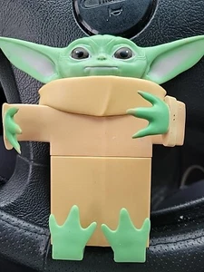Star Wars - The Mandalorian - Baby Yoda The Child - Flexi Desk Top Phone Holder - Picture 1 of 2