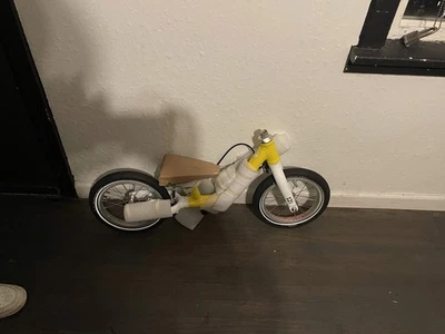 Woom GO 1 Balance Bike - Image 1 of 3