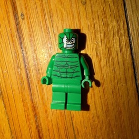 LEGO Scorpion Minifigure Marvel Super Heroes 76057 Missing Stinger
