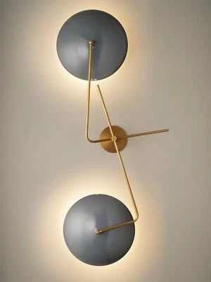 Lámpara de pared moderna de latón Stilnovo de dos brazos ajustables de mediados de siglo Foto 1 de 4