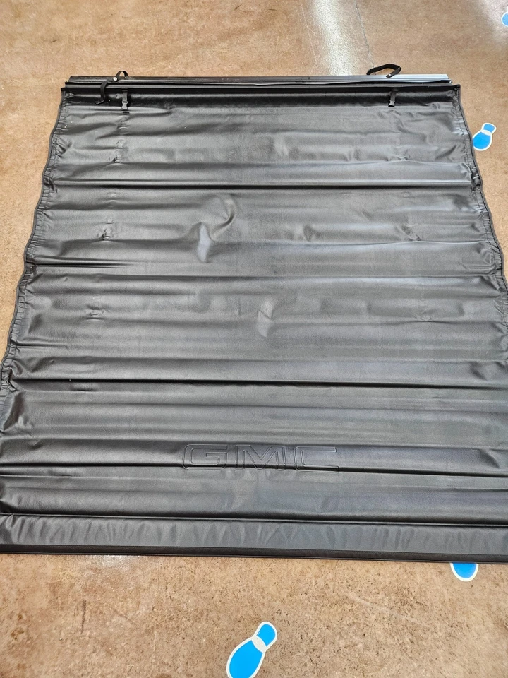 Gmc sierra 卡车床罩 黑色 全新 — 第 1/1 张图片