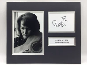 RARE Peggy Seeger Signed Photo Display + COA AUTOGRAPH MUSIC - Picture 1 of 3