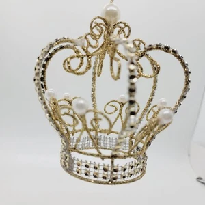 Corona brillante tono dorado adorno de Navidad con perlas de imitación 4" - Imagen 1 de 18