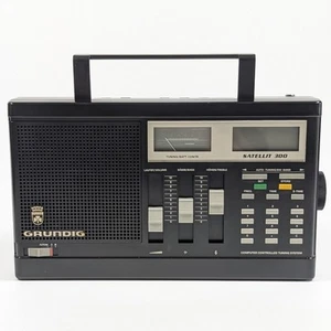 Grundig Satellite 300 con radio di controllo a microprocessore 110V-240V - Foto 1 di 16
