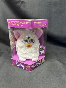 Vtg WHITE FURBY BROWN EYES TIGER ELECTRONICS 1998 Factory Sealed MODEL 70-800 - Picture 1 of 8