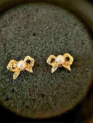 Aretes Estate "Arco" de perlas de oro amarillo de 14K Foto 1 de 4