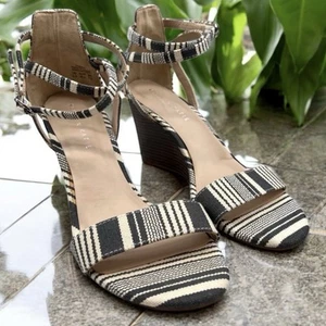 Kelly and Katie Tamra Womens 9.5 Wedge Sandals Cream and Gray 1710 - Picture 1 of 8